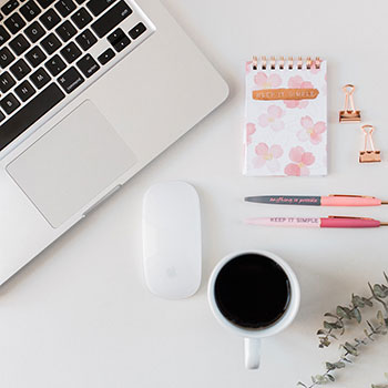 纳米比亚队轻松击败赞比亚队，晋级女足四强